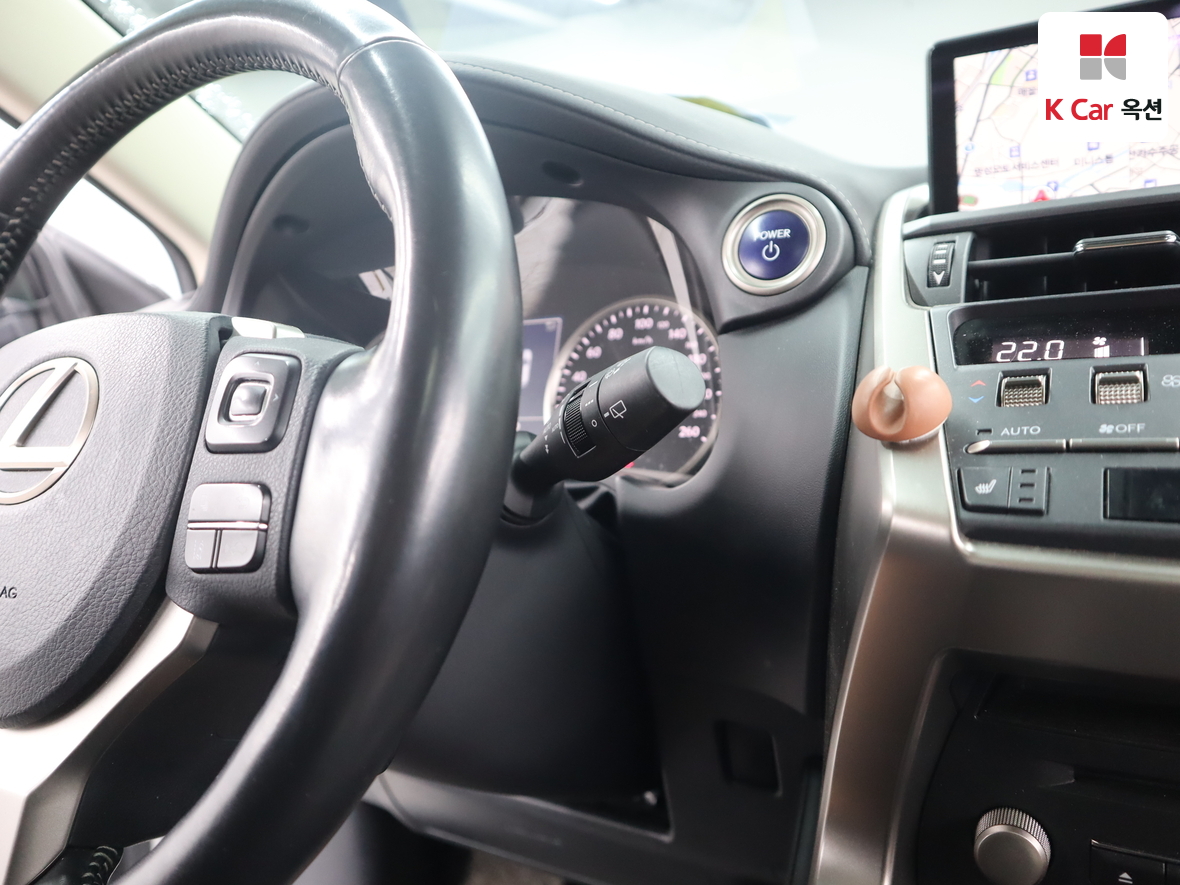 لكزس - NX300h (2020)
