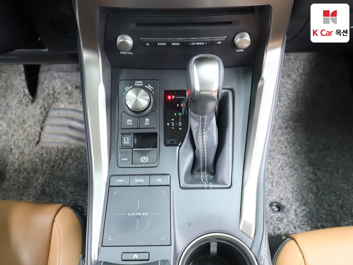 لكزس - NX300h (2020)