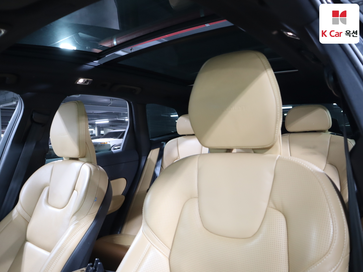 فولفو - XC60 (2020)