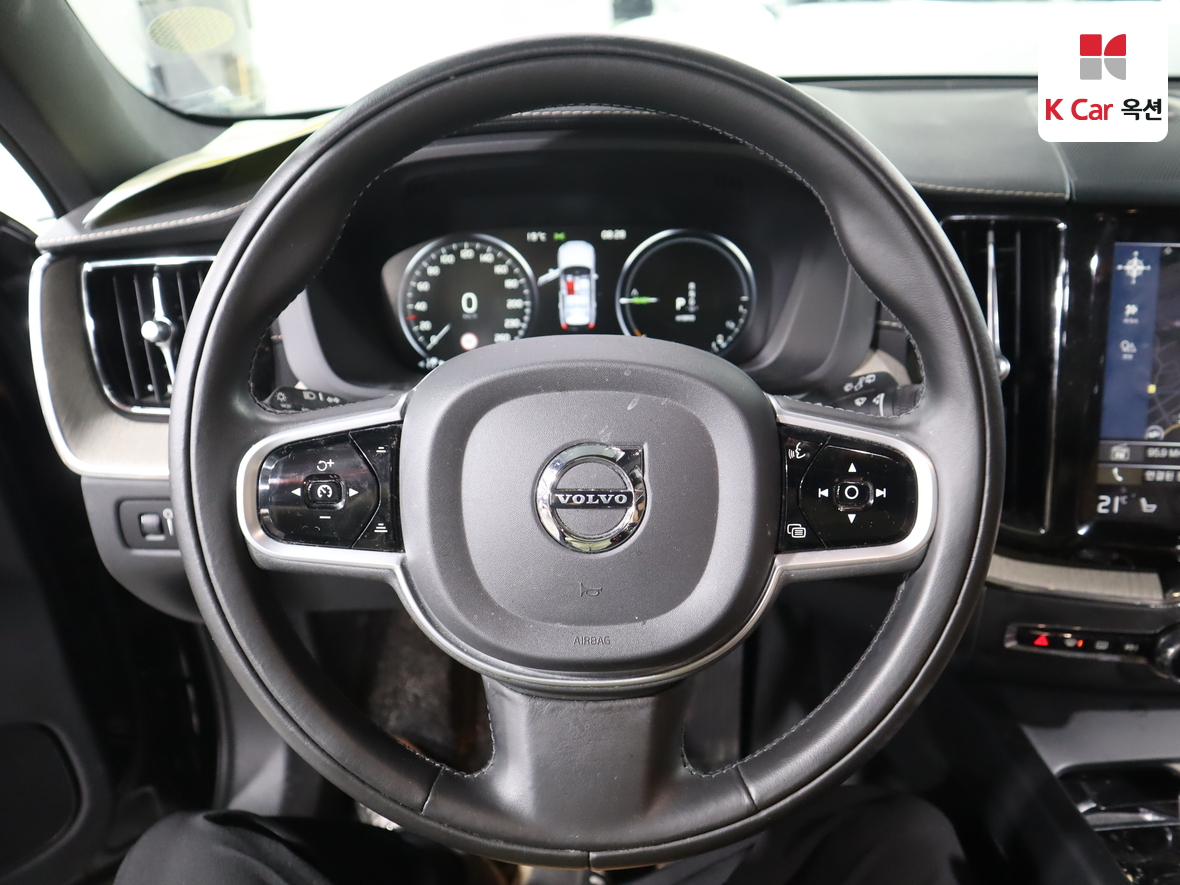 فولفو - XC60 (2020)