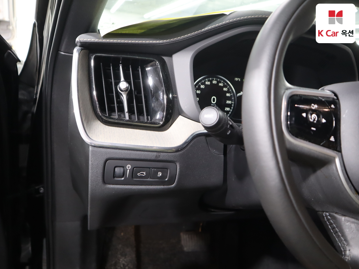 فولفو - XC60 (2020)