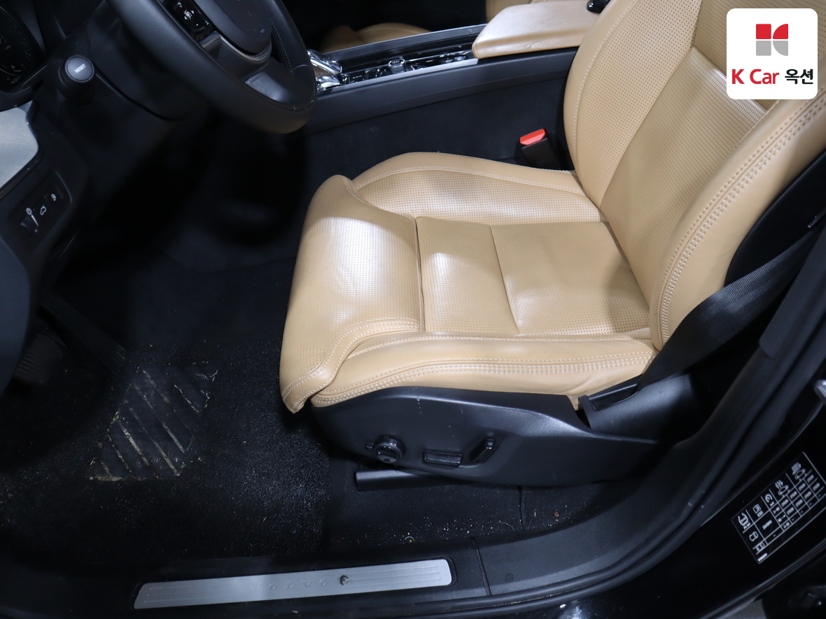 فولفو - XC60 (2020)
