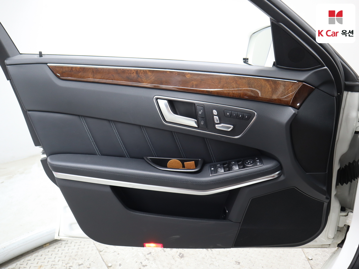 مرسيدس E-CLASS