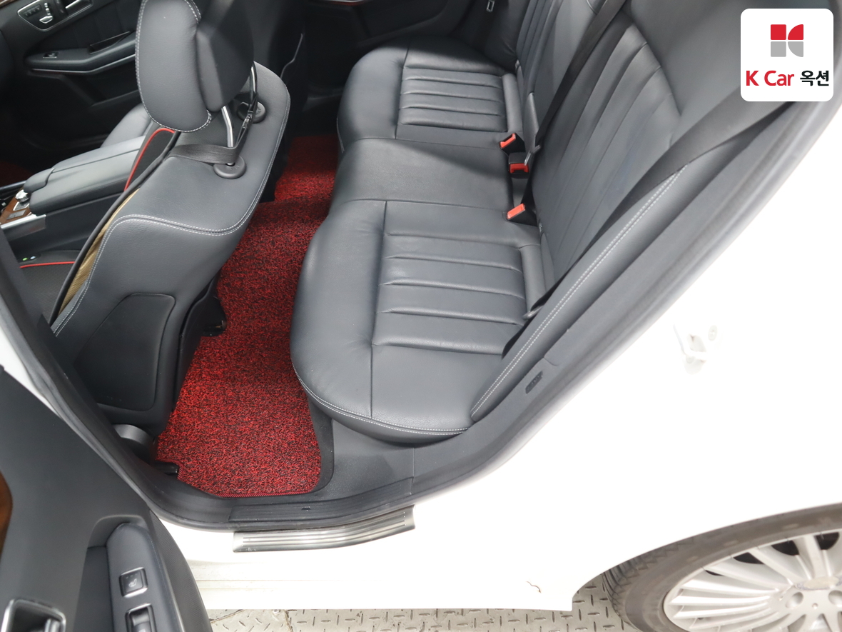 مرسيدس E-CLASS