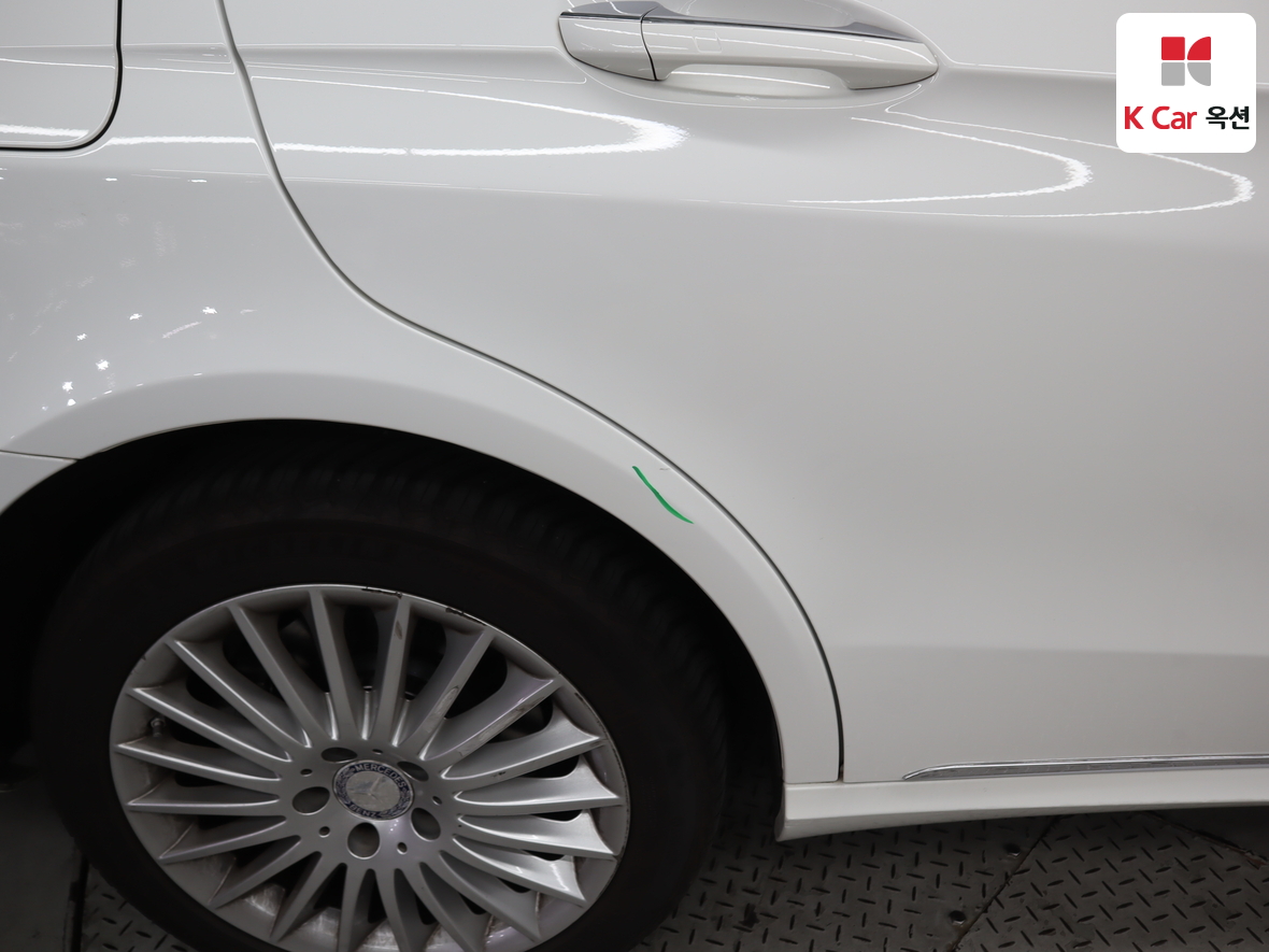 مرسيدس E-CLASS