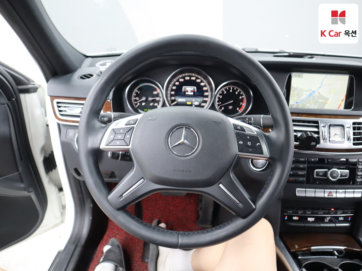 مرسيدس E-CLASS