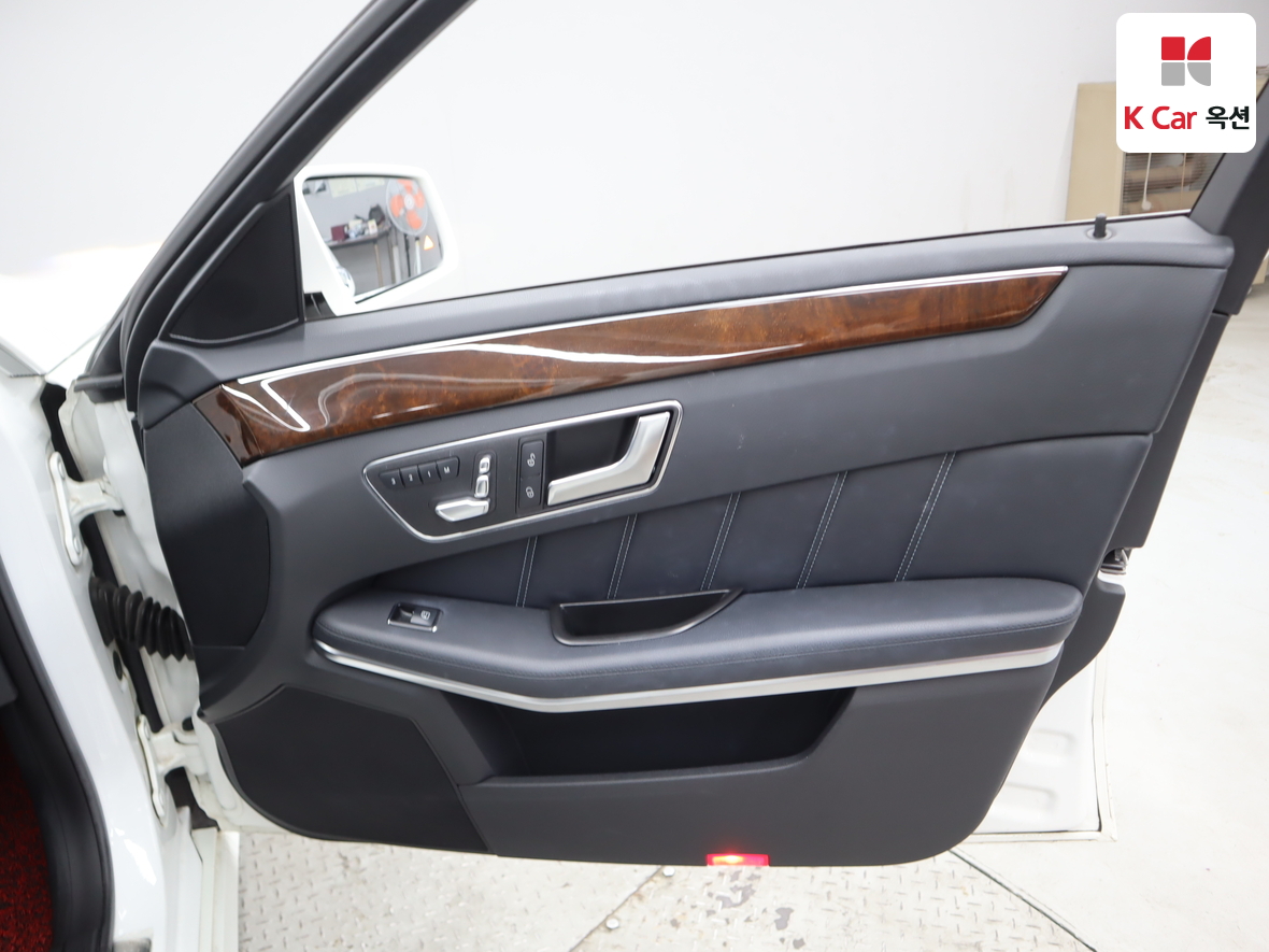 مرسيدس E-CLASS