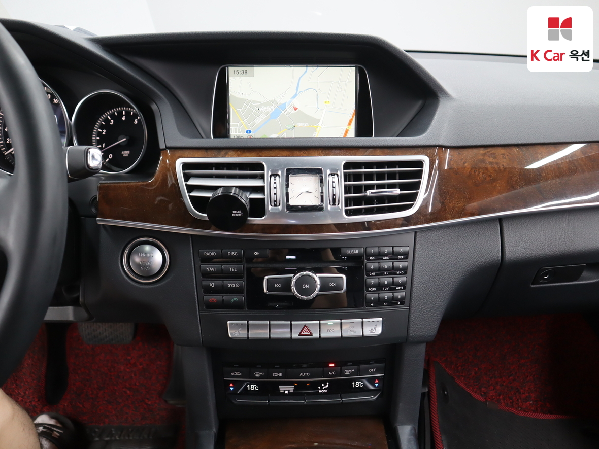 مرسيدس E-CLASS