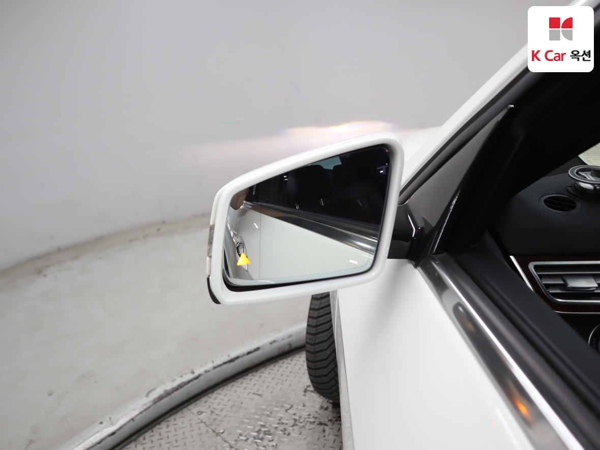 مرسيدس E-CLASS