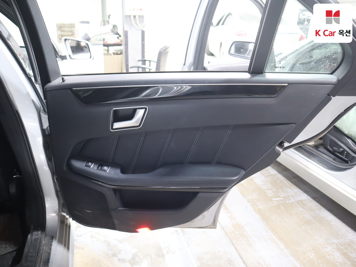 مرسيدس E-CLASS