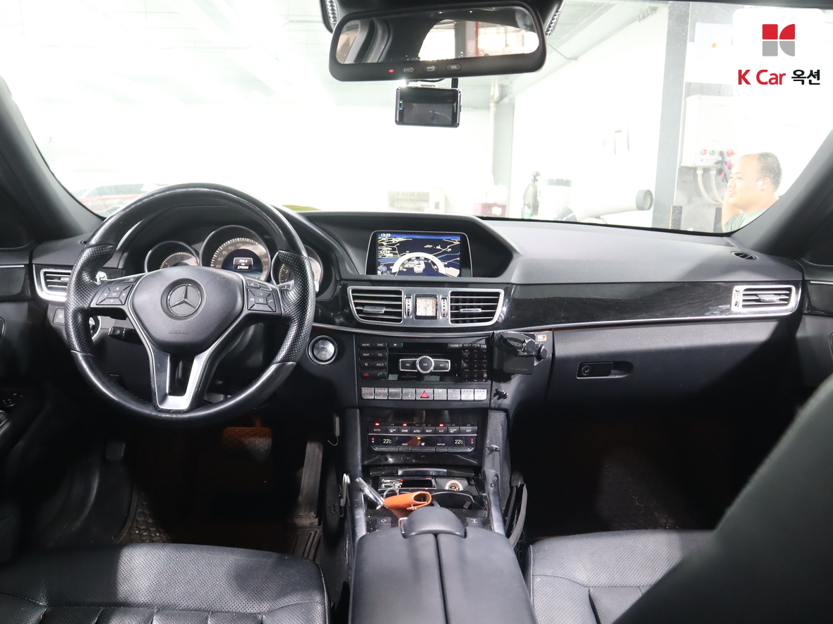 مرسيدس E-CLASS