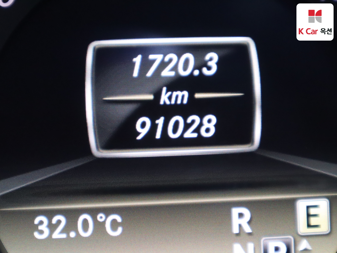 مرسيدس E-CLASS