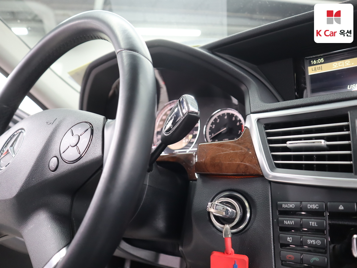 مرسيدس E-CLASS
