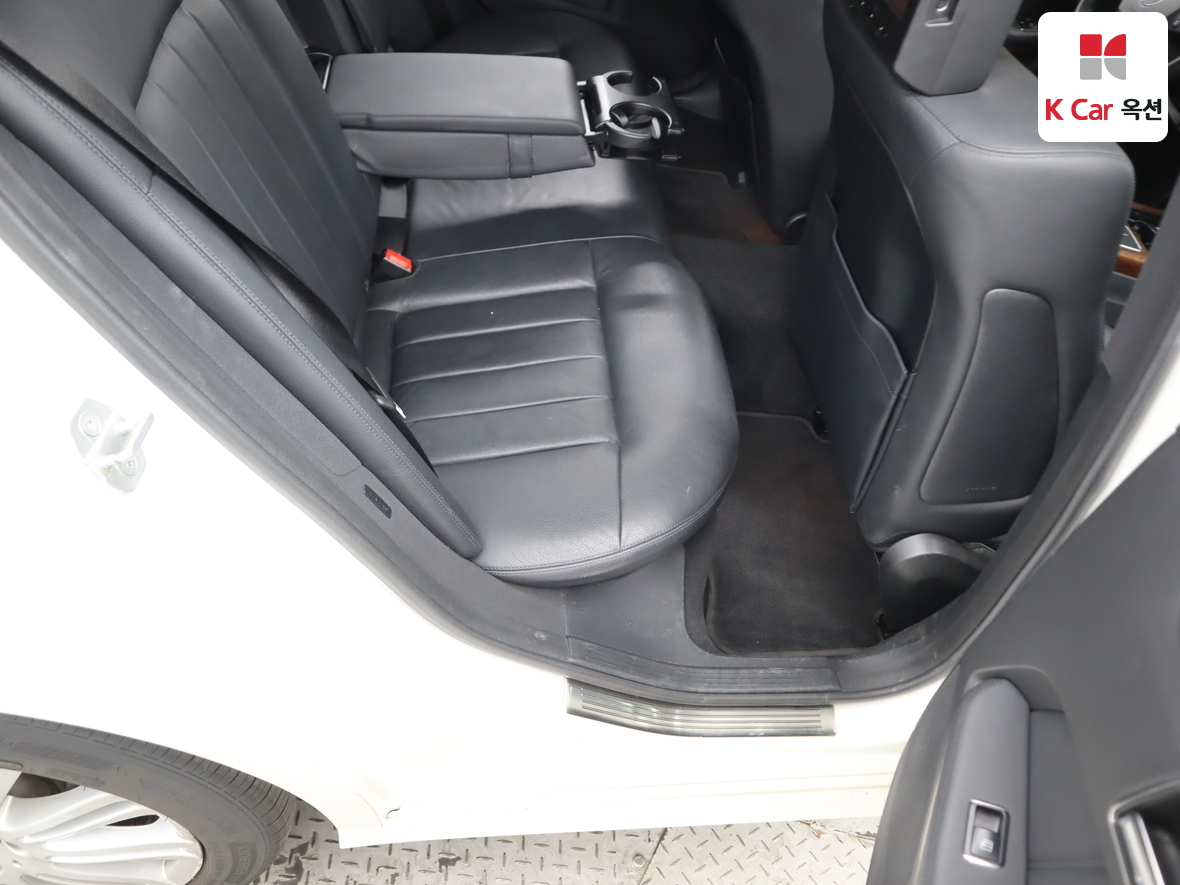 مرسيدس E-CLASS