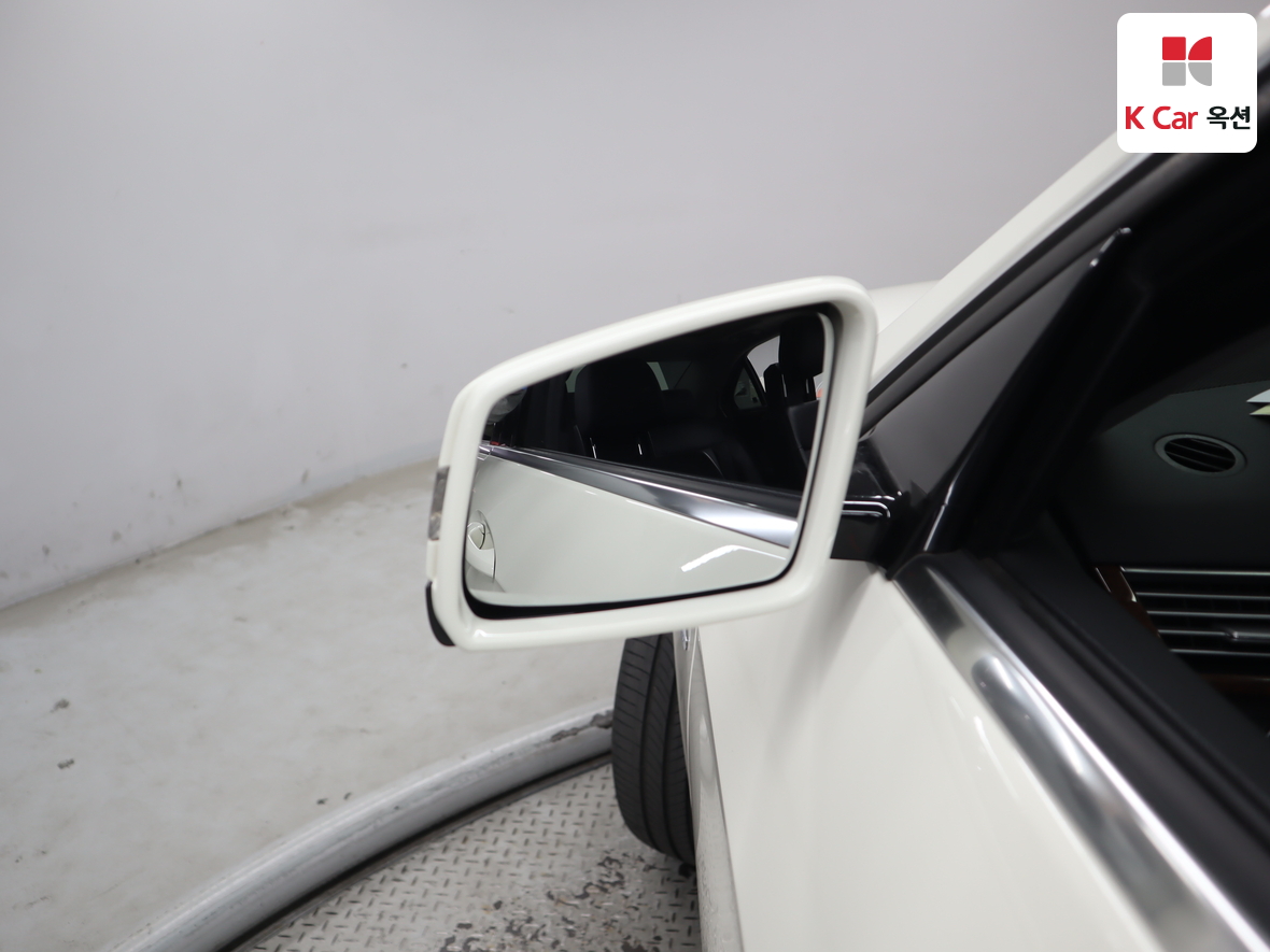 مرسيدس E-CLASS