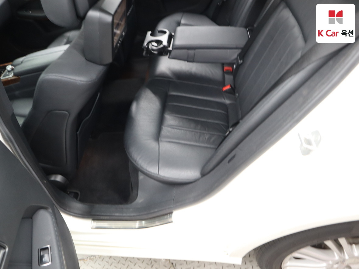 مرسيدس E-CLASS