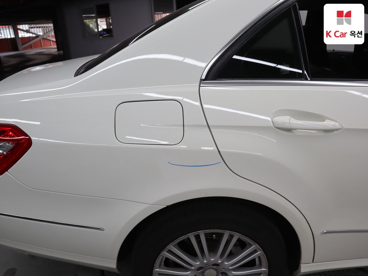مرسيدس E-CLASS