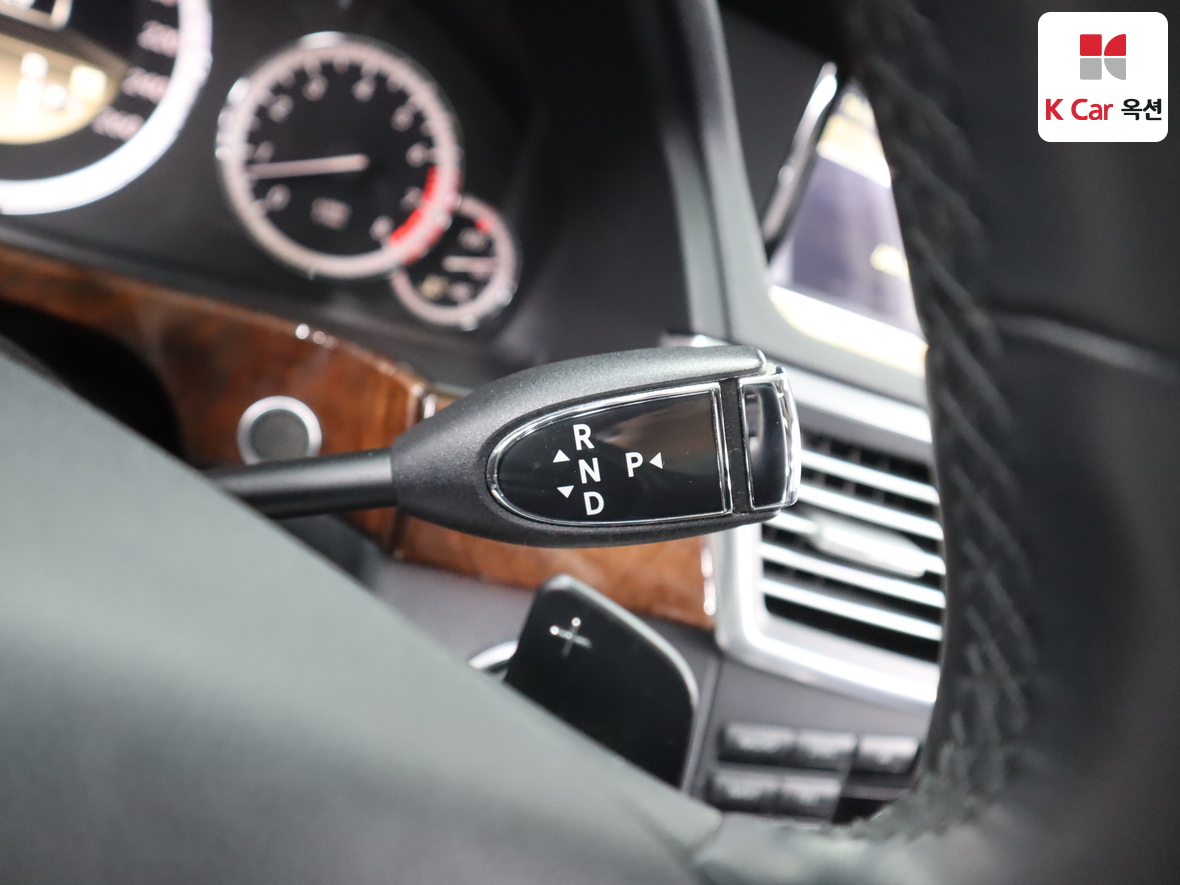مرسيدس E-CLASS