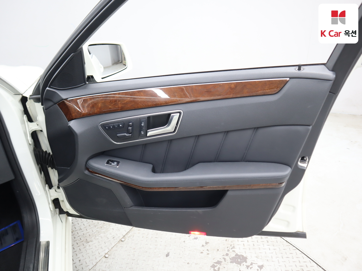 مرسيدس E-CLASS