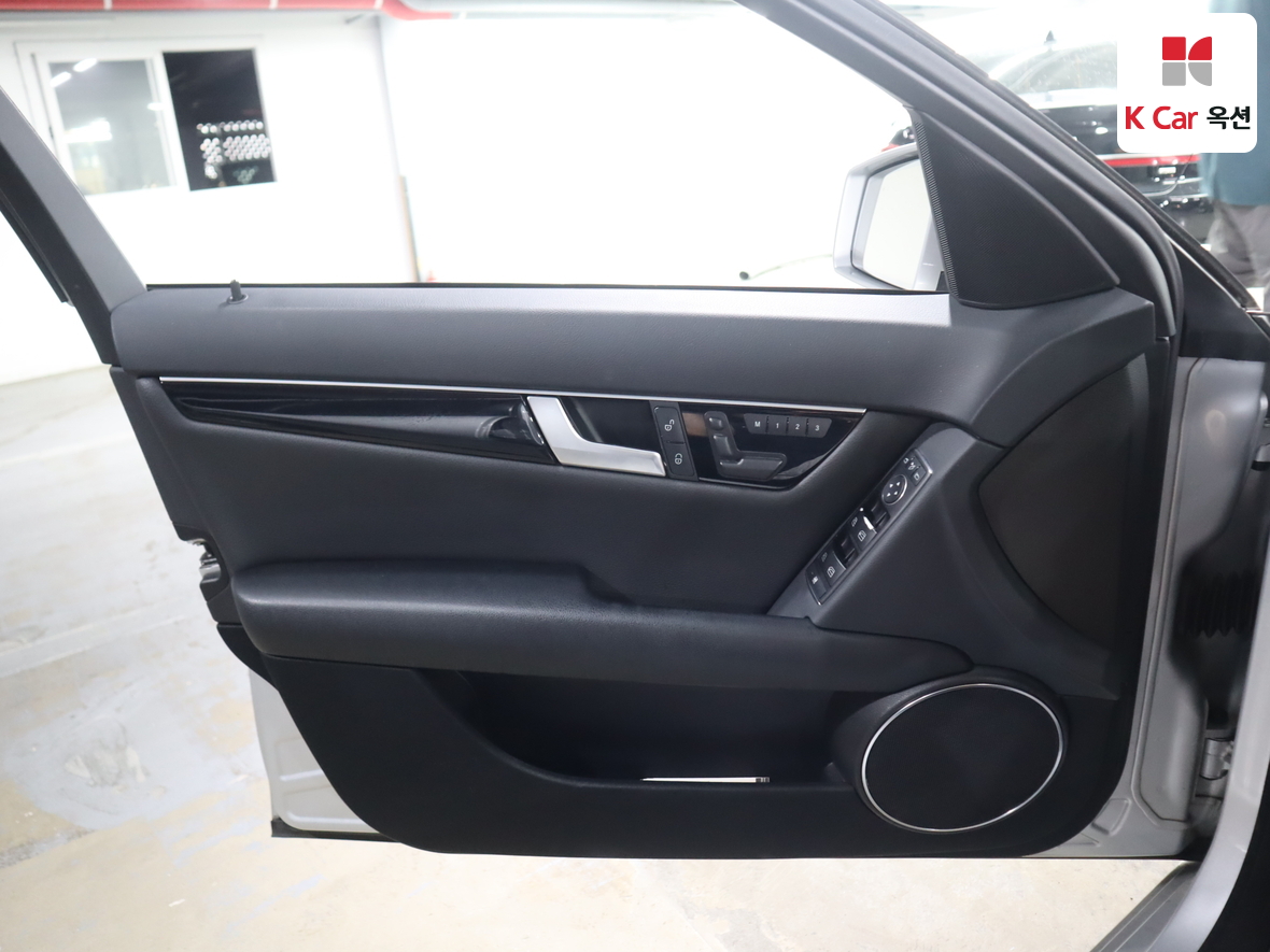 مرسيدس C-CLASS