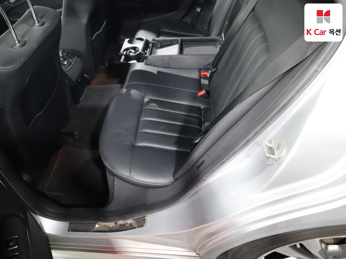 مرسيدس E-CLASS