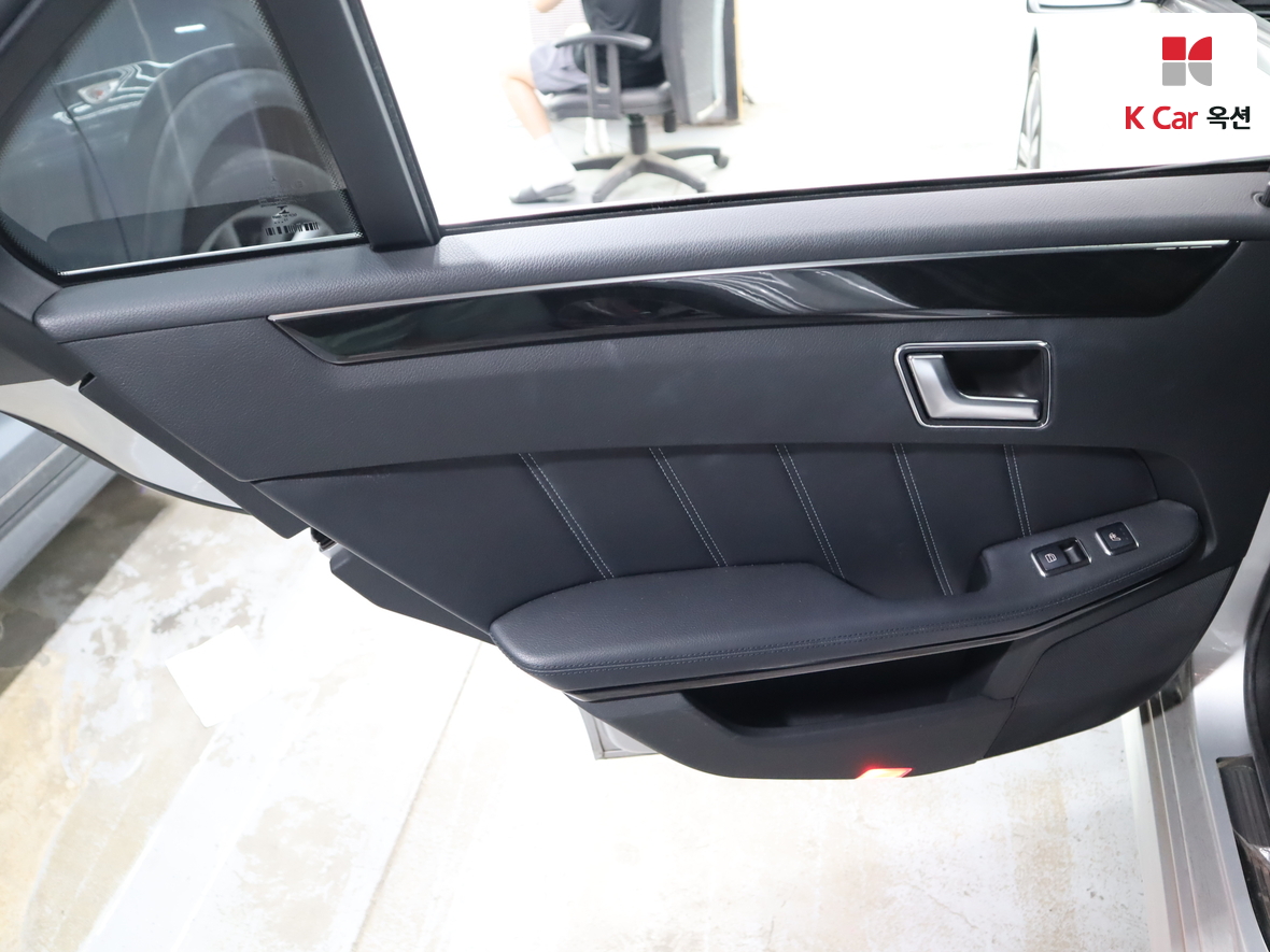 مرسيدس E-CLASS