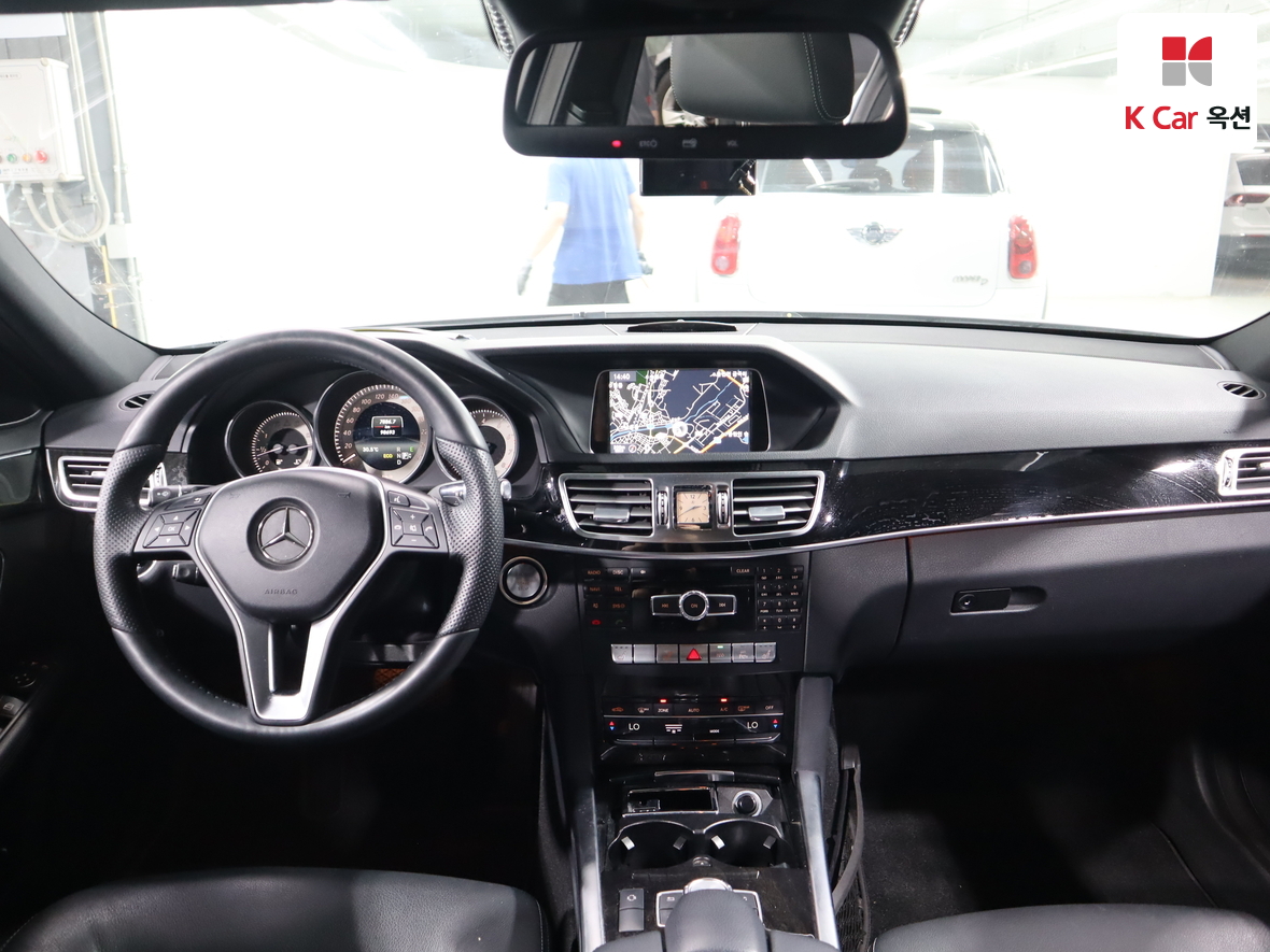 مرسيدس E-CLASS