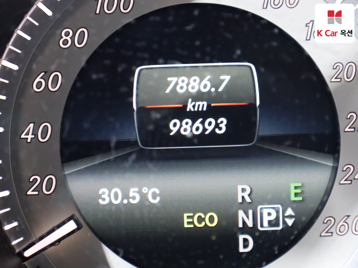مرسيدس E-CLASS