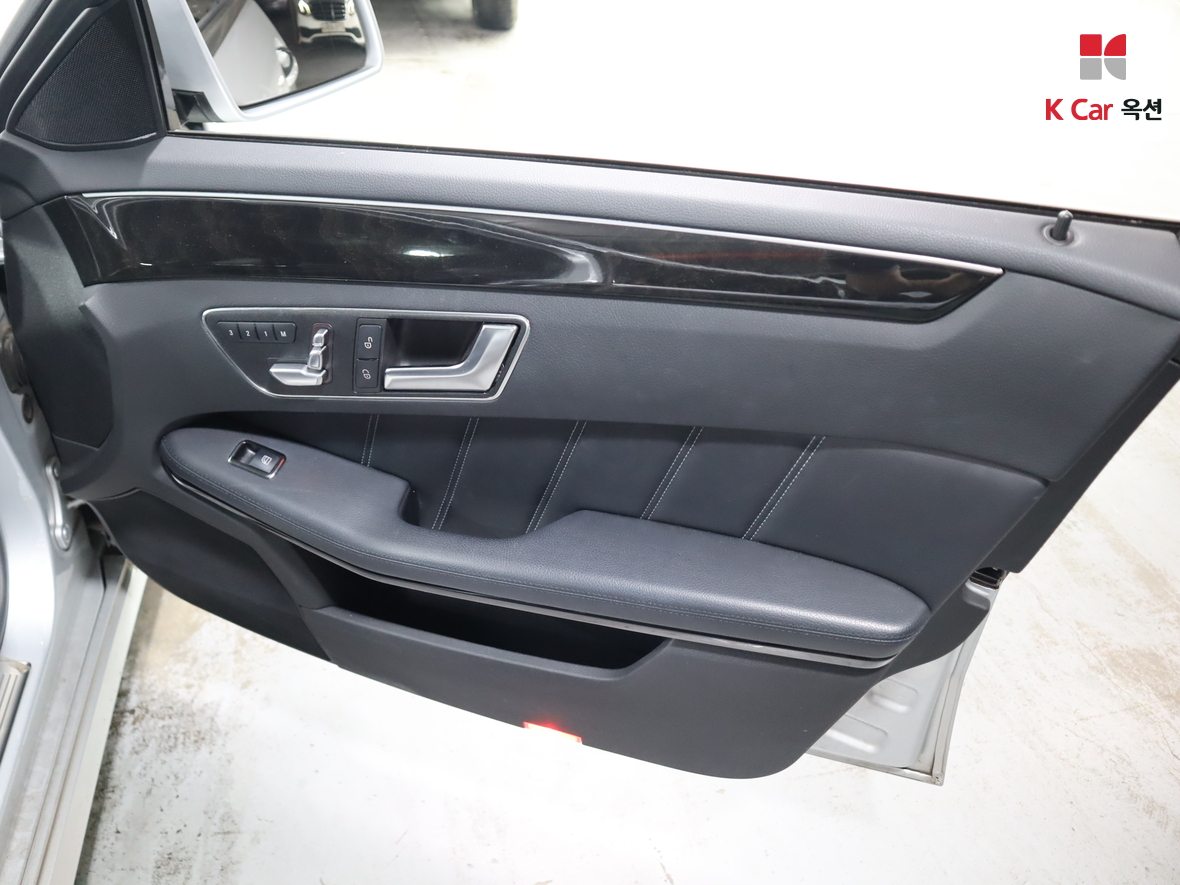 مرسيدس E-CLASS
