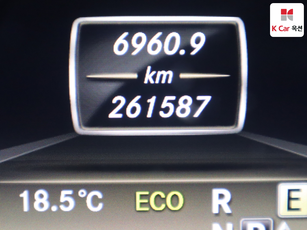مرسيدس E-CLASS