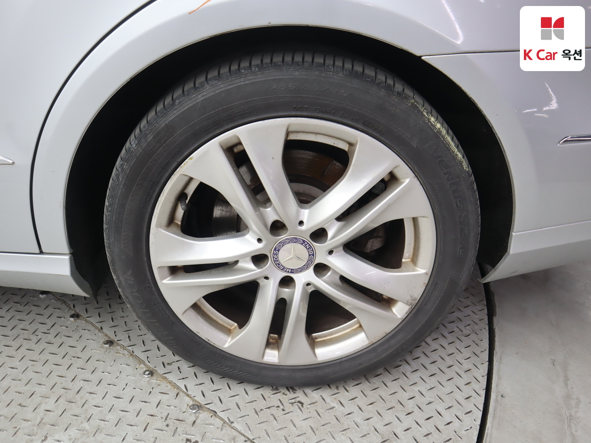 مرسيدس E-CLASS