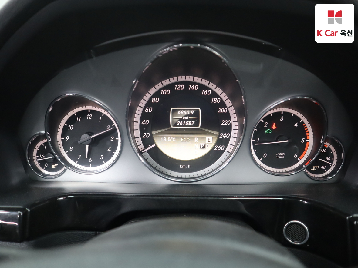 مرسيدس E-CLASS