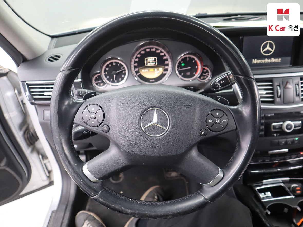 مرسيدس E-CLASS