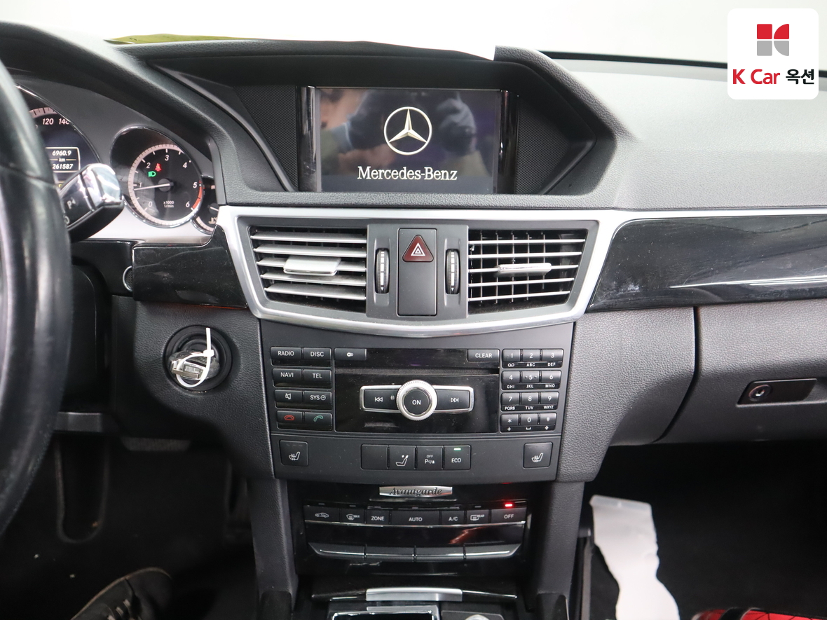 مرسيدس E-CLASS