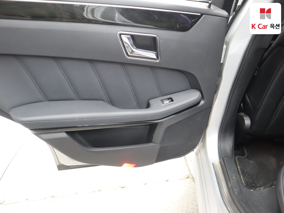 مرسيدس E-CLASS