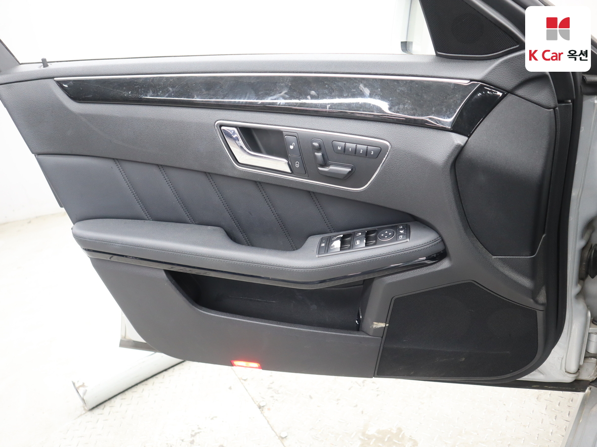 مرسيدس E-CLASS