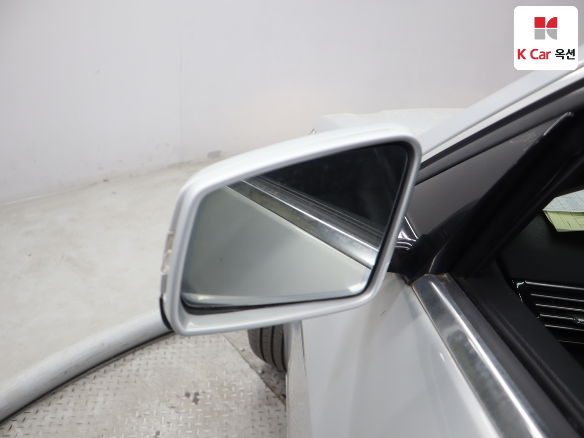 مرسيدس E-CLASS