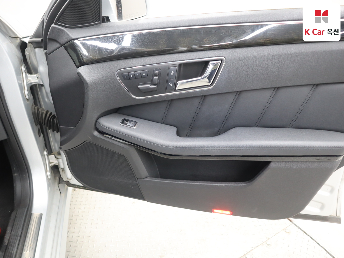 مرسيدس E-CLASS