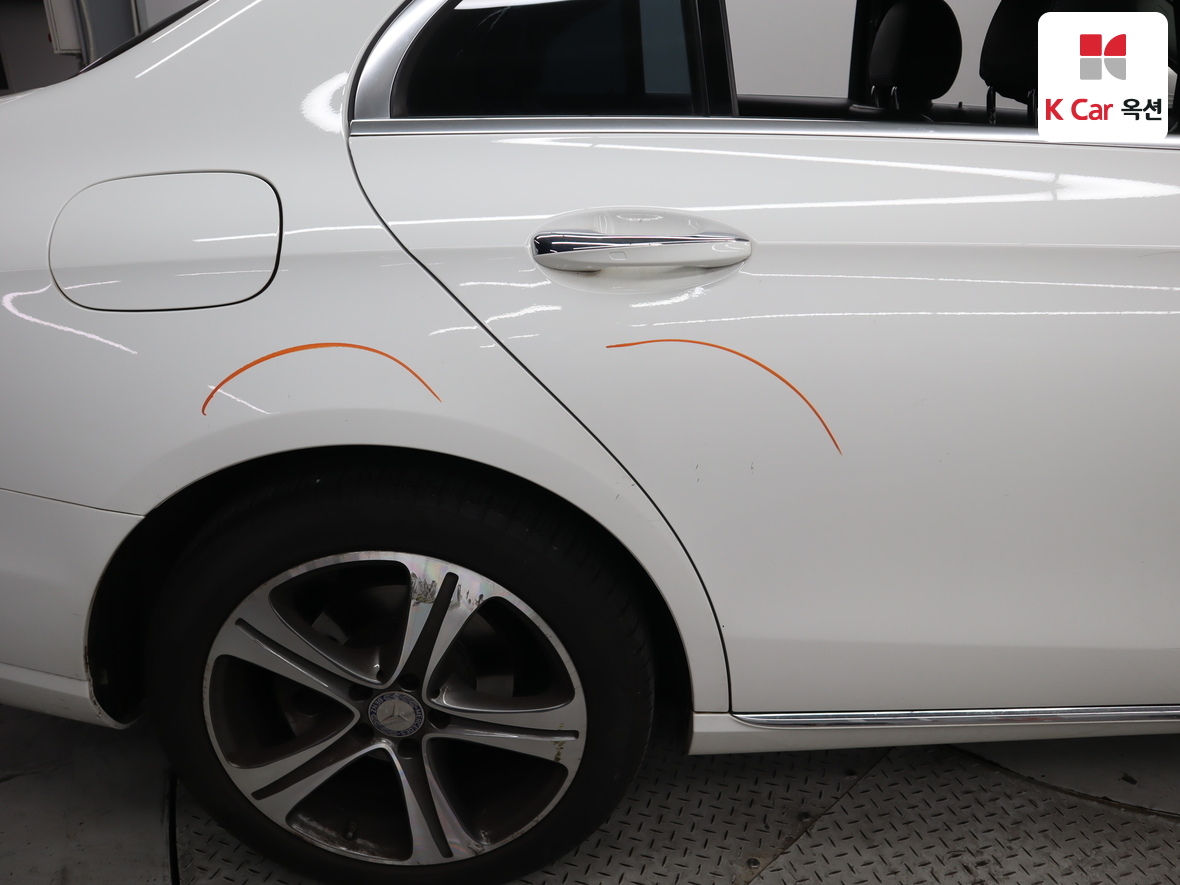 مرسيدس E-CLASS