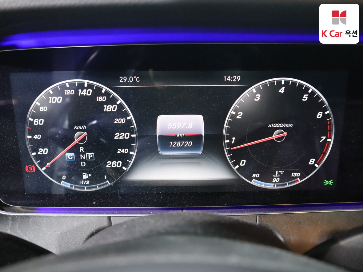 مرسيدس E-CLASS