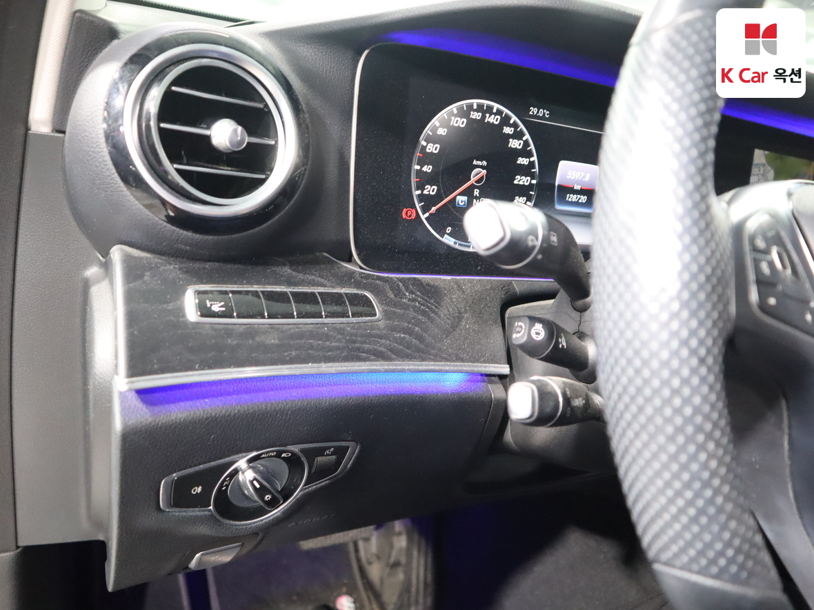 مرسيدس E-CLASS