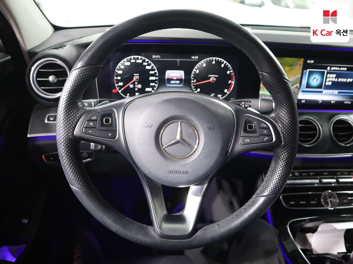 مرسيدس E-CLASS