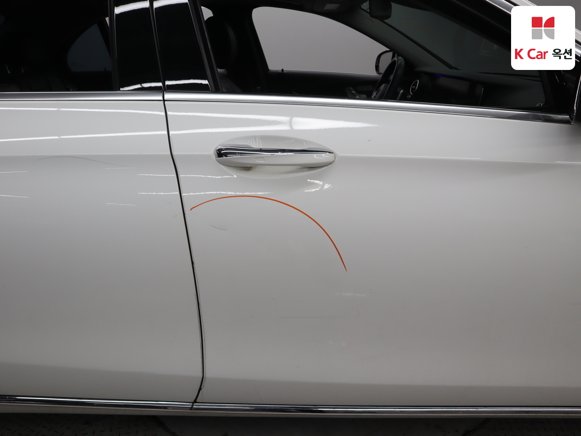 مرسيدس E-CLASS