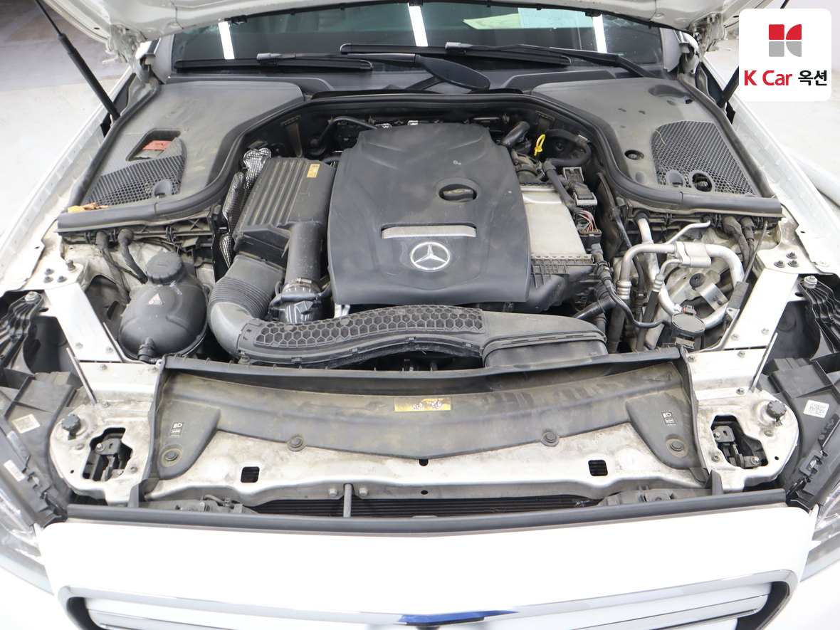 مرسيدس E-CLASS