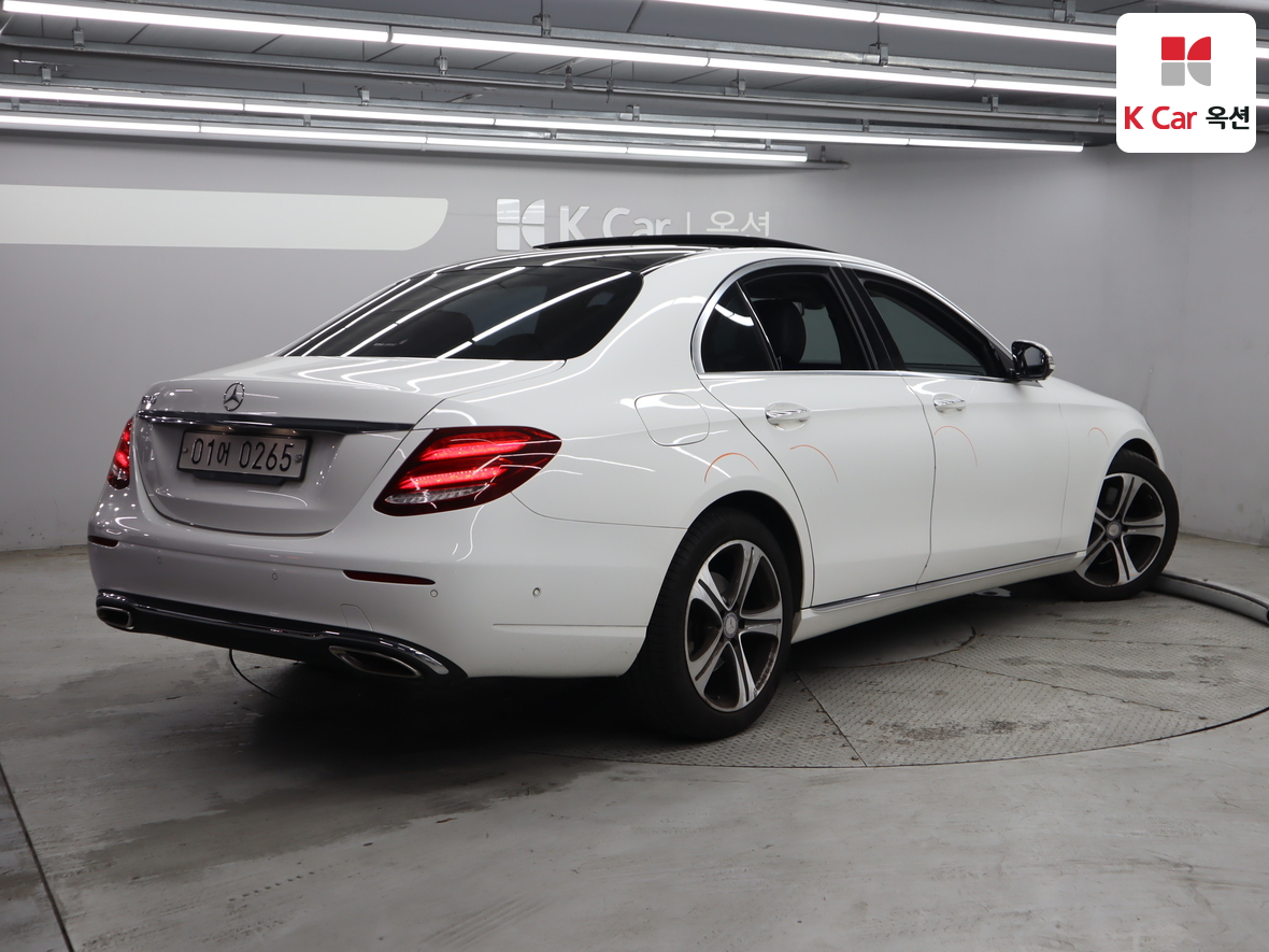 مرسيدس E-CLASS