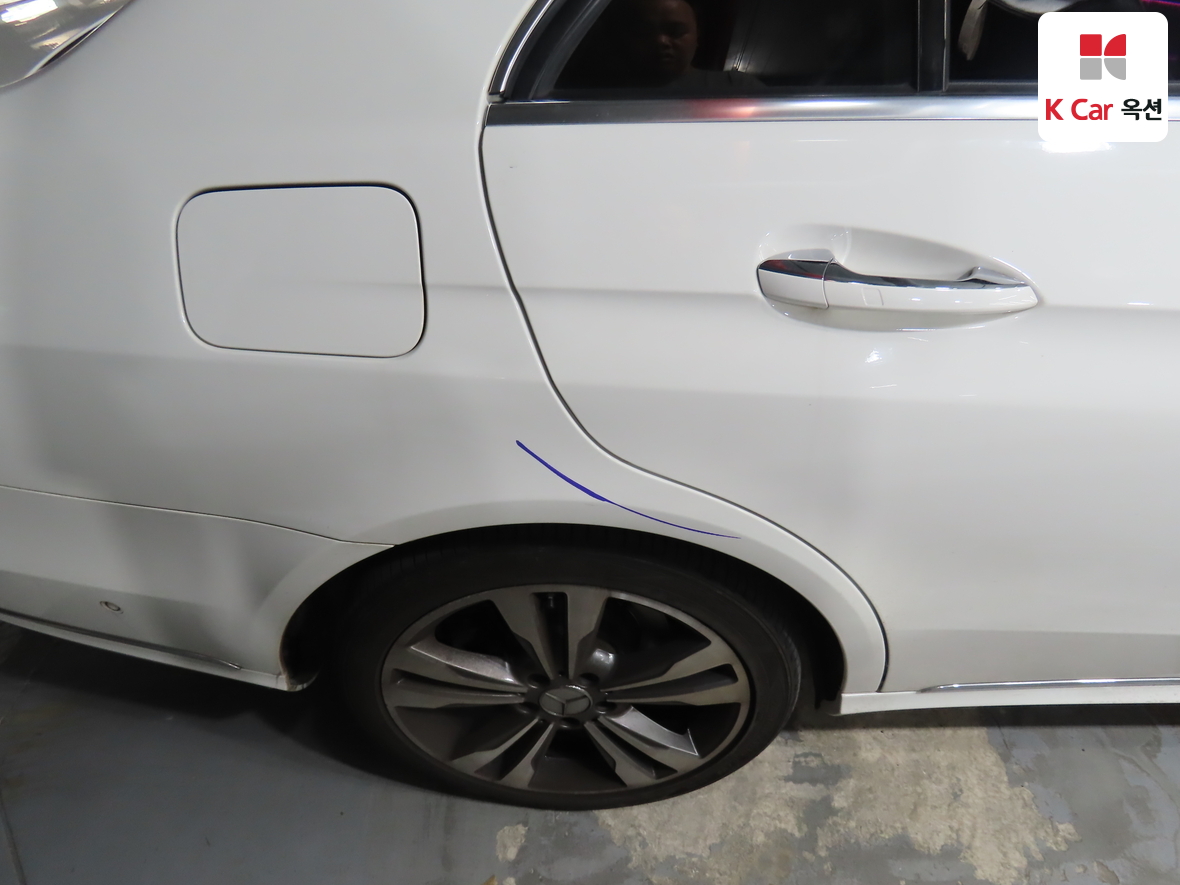 مرسيدس E-CLASS
