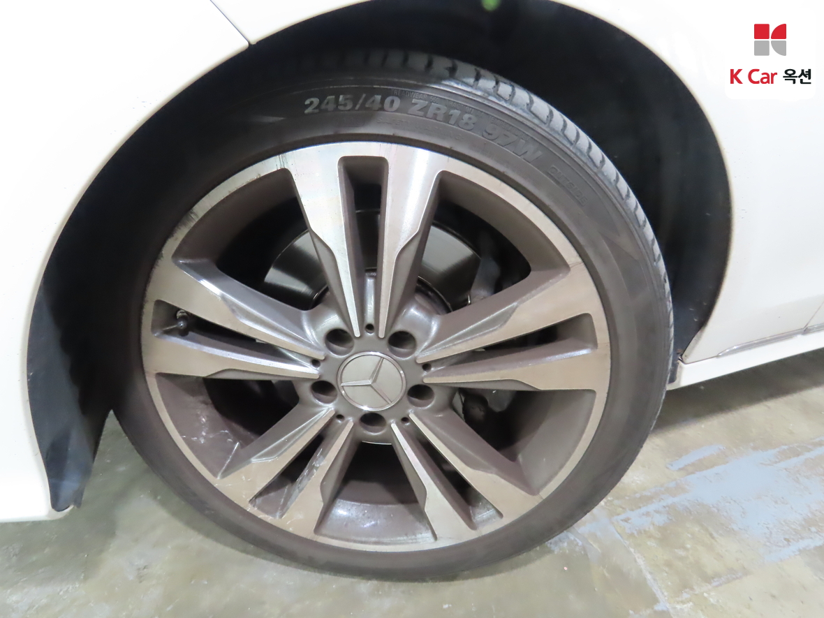 مرسيدس E-CLASS