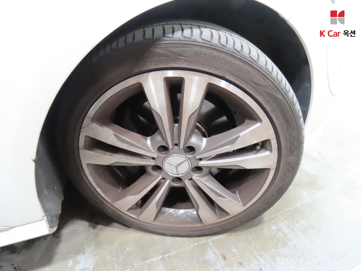 مرسيدس E-CLASS