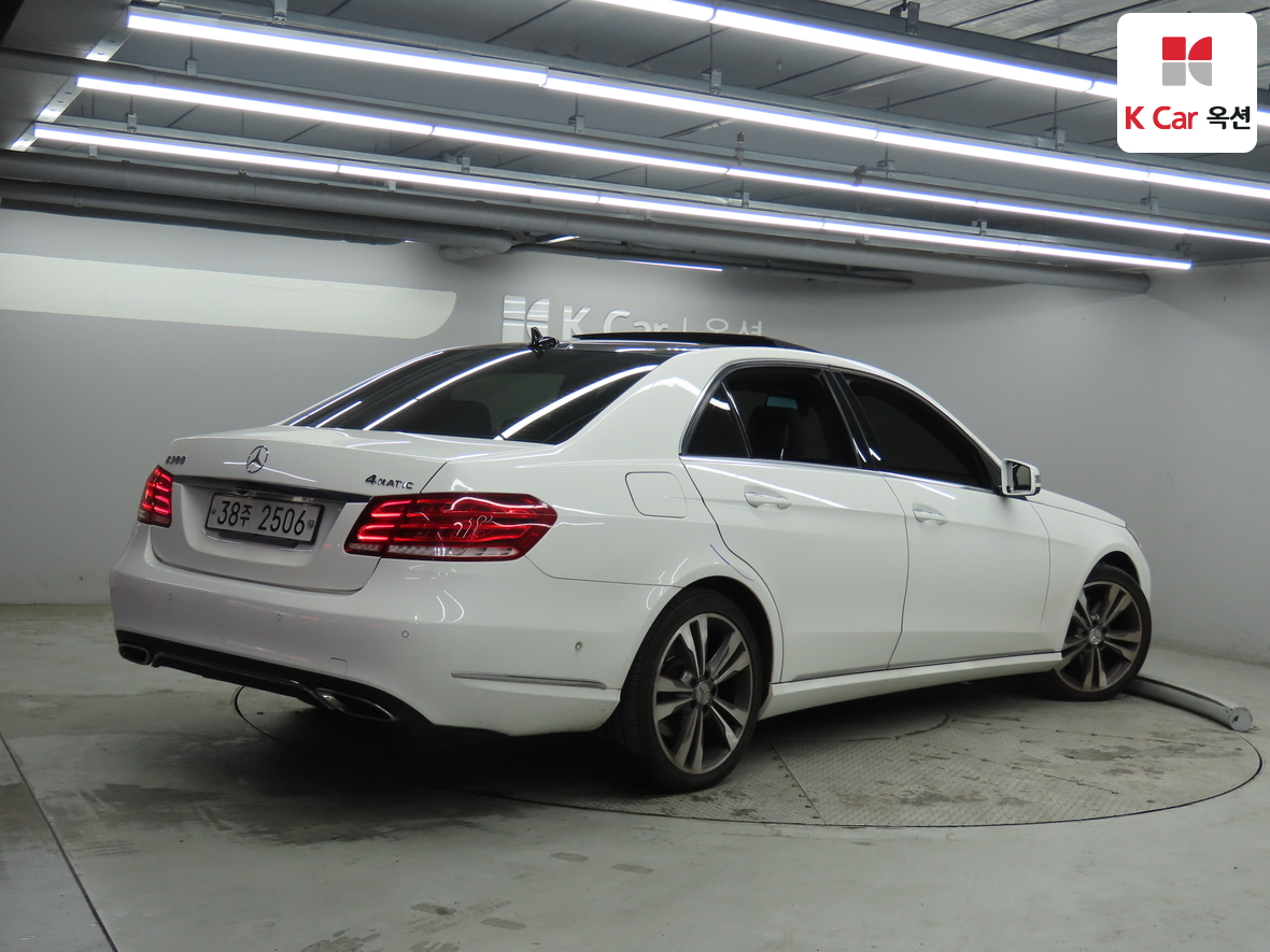 مرسيدس E-CLASS