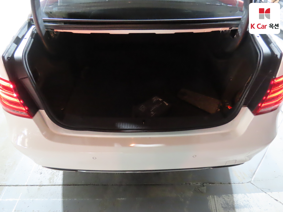 مرسيدس E-CLASS